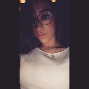 Meet your Posher, Alexis